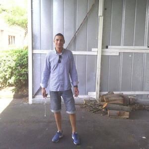 Meet your Posher, Raul